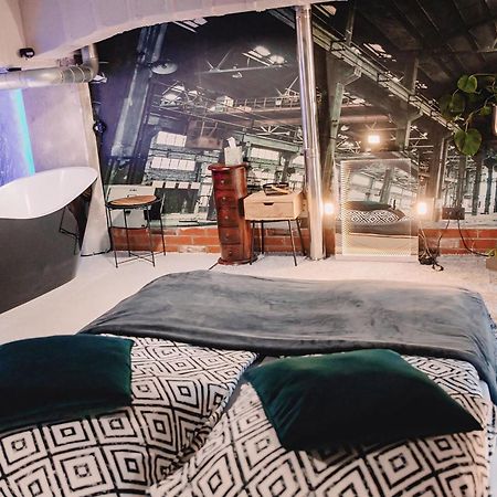 Апартаменты Loft Przedzalnia Жирардув Экстерьер фото